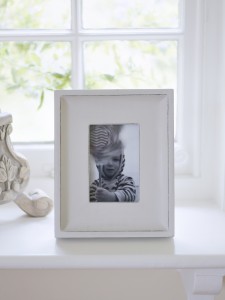 full.0q7g28662j7y8y0l white rustic frame